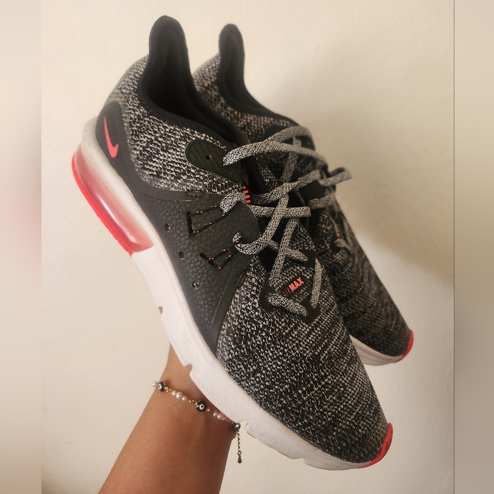 AirMax - Picture 2 of 3